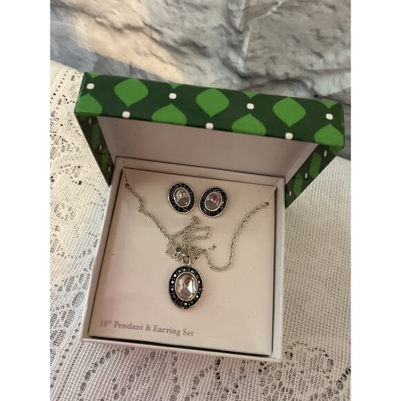 NIB 18” Necklace & Earrings Set Gift Boxed - Picture 1 of 7